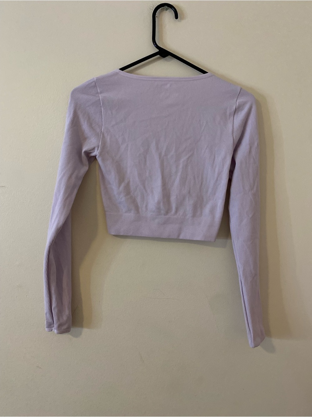 wild fable pastel Lavender Ruched V-Neck Cropped Long Sleeve Top - Picture 4 of 7